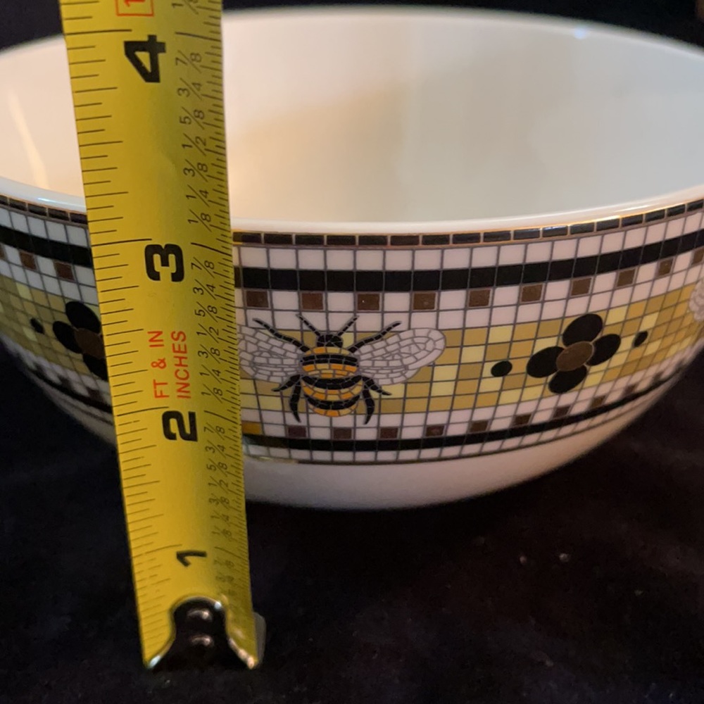 1 Bumble Bee Bistro Bowl from Anthropologie - Picture 5 of 5
